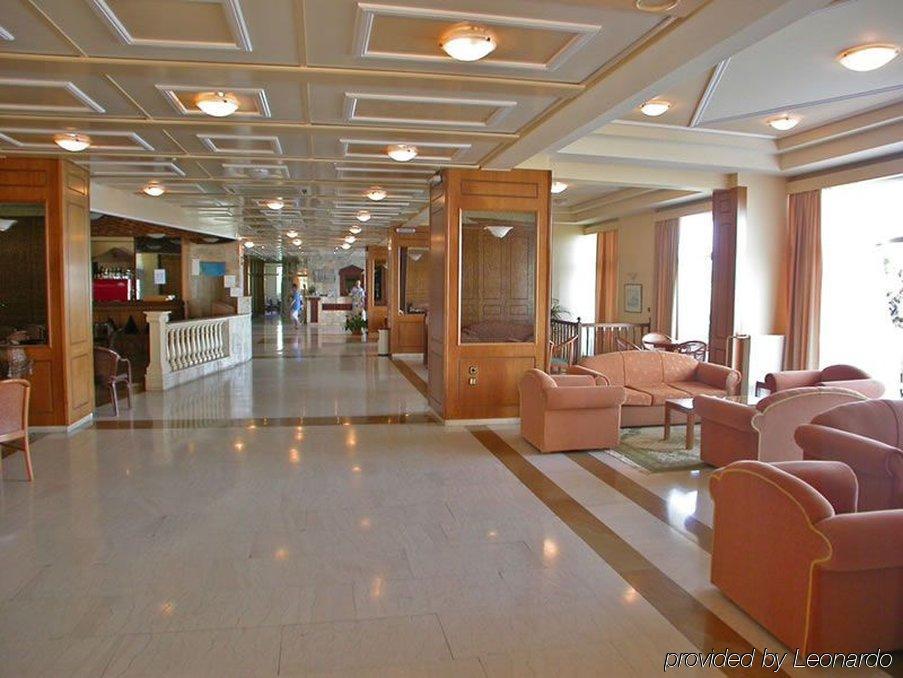 Pappas Hotel Loutraki  Bagian luar foto