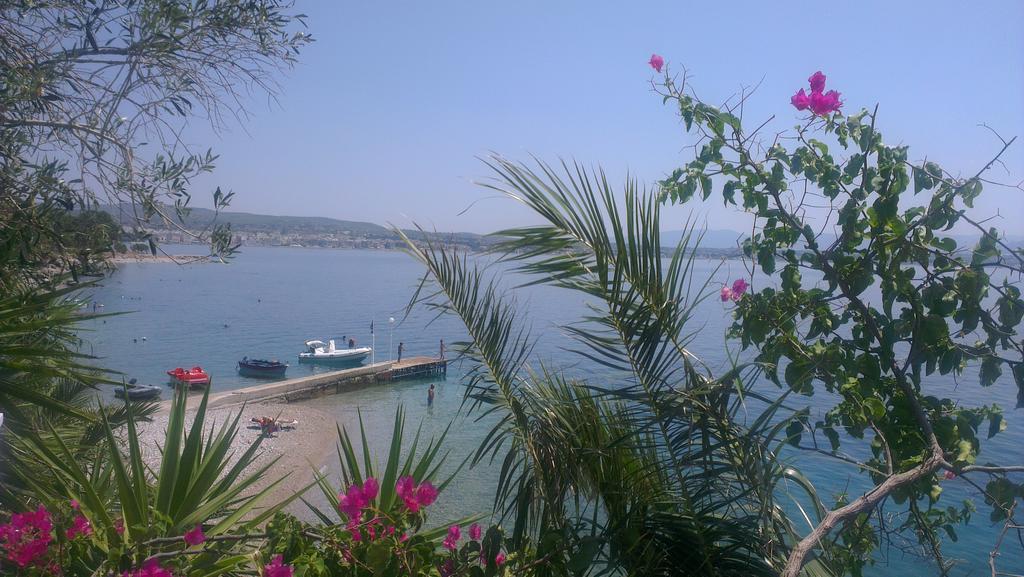 Pappas Hotel Loutraki  Bagian luar foto